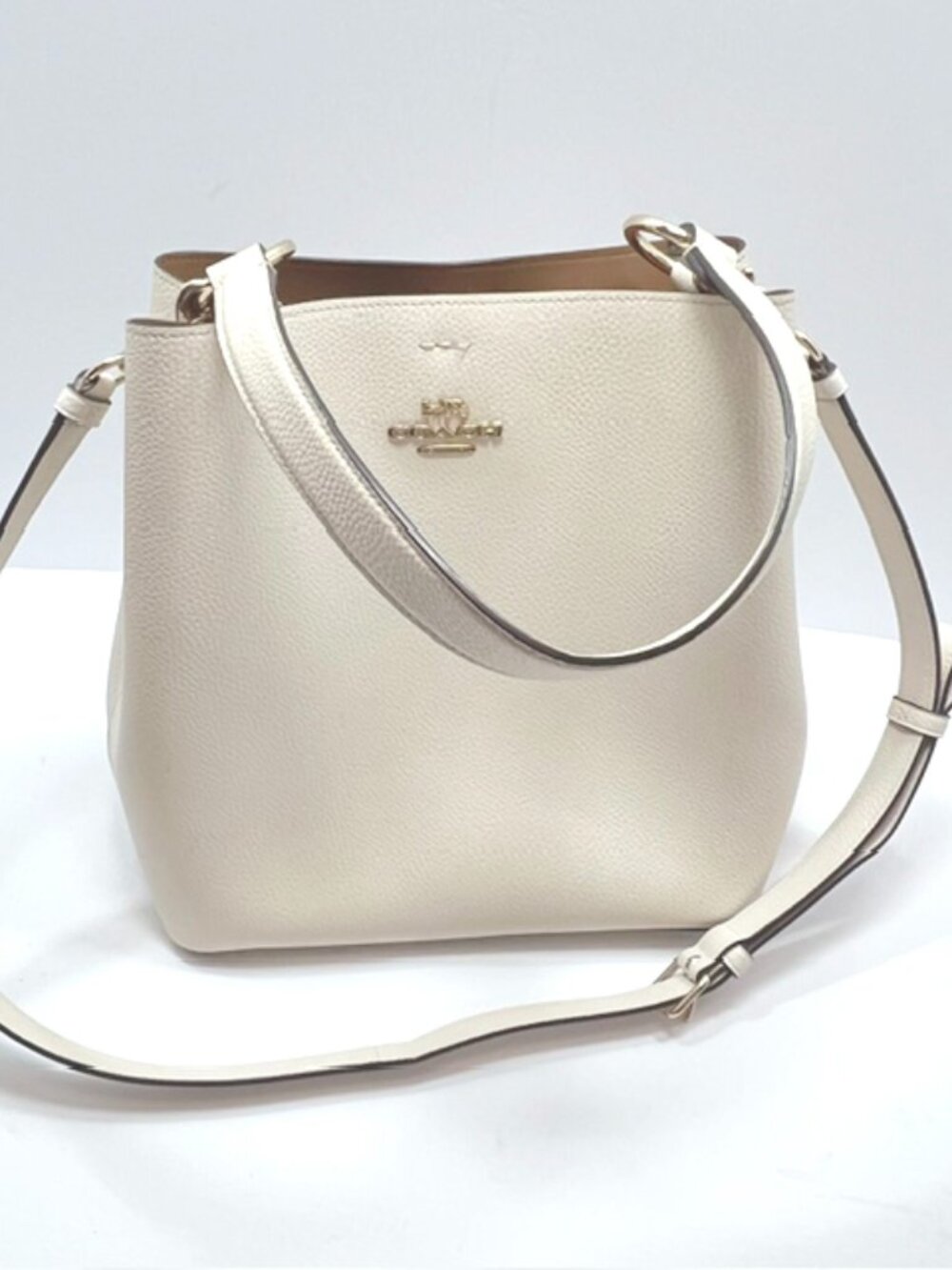 Coach Leather Town Bucket Shoulder/Crossbody Bag w/Detachable Strap in Chalk - Picture 3 of 11
